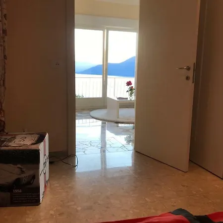 Moderne Ferienwohnung Mit Traumseeblick Lago Maggiore Luino Exterior foto